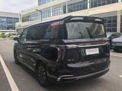 Hongqi HQ9 PHEV 2.0T four-wheel drive luxury version - фото 10