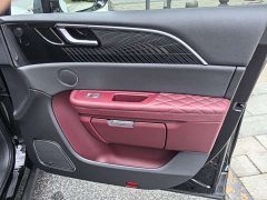 Hongqi E-HS9 460km flagship version six seats - фото 9