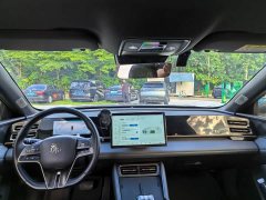 BYD Qin L DM-i 120KM Leading Edition - фото 6