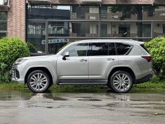 Lexus LX 2025 700h VIP Edition - фото 2