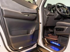 Lexus LM 2023 350h seven-seat elegant version - фото 6