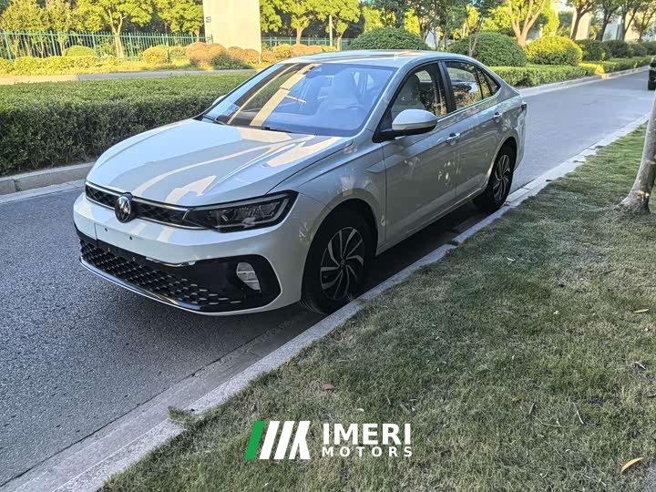 Volkswagen Lavida Xinrui 1.5L Outstanding New Wishes Edition - автомобиль из Китая