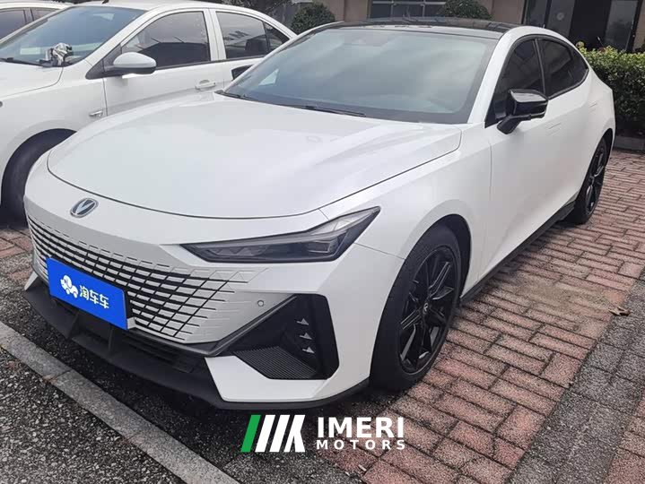 Changan UNI-V 1.5T premium - автомобиль из Китая