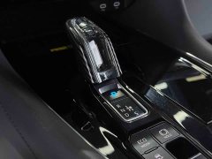 Toyota Wilfa Crown Dual Engine 2.5L Supreme Executive Edition - фото 8
