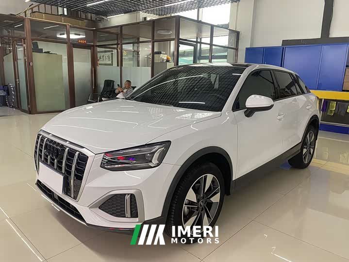 Audi Q2L 35 TFSI fashionable and dynamic - автомобиль из Китая