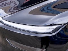 Tesla Model Y rear-wheel drive version - фото 12