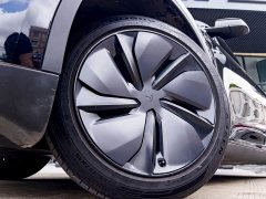 Tesla Model Y rear-wheel drive version - фото 13