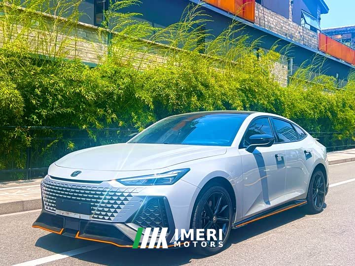 Changan UNI-V 2.0T Speed Edition - автомобиль из Китая