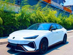 Changan UNI-V 2025 third generation 2.0T powerful - фото 1