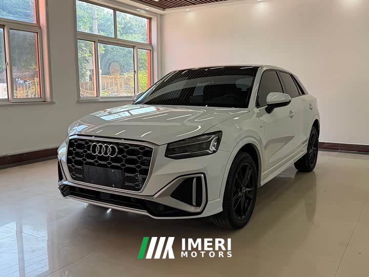Audi Q2L 2022 35 TFSI aggressive and dynamic - автомобиль из Китая