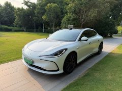 IM Motors Zhiji L6 Max Standard Edition - фото 1