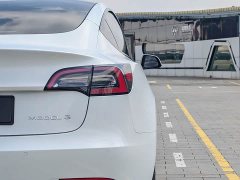 Tesla Model 3 rear-wheel drive version - фото 18