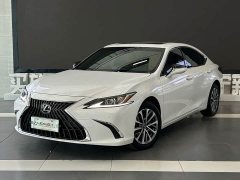 Lexus ES 200 Excellence Edition - фото 1