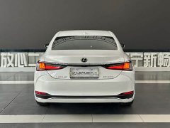 Lexus ES 200 Excellence Edition - фото 10
