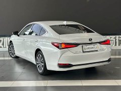 Lexus ES 200 Excellence Edition - фото 11