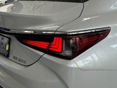Lexus ES 200 Excellence Edition - фото 17