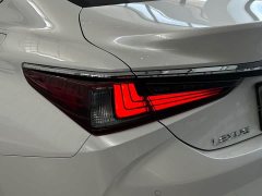 Lexus ES 200 Excellence Edition - фото 18