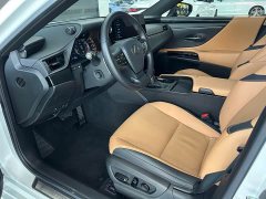 Lexus ES 200 Excellence Edition - фото 6