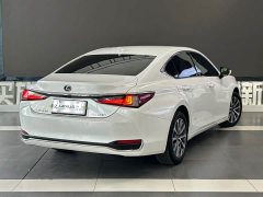Lexus ES 200 Excellence Edition - фото 9