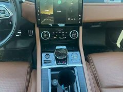 Jaguar XFL 2.0T P300 four-wheel drive flagship sports gold version - фото 12