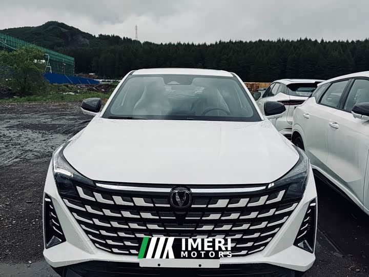 Changan UNI-Z 1.5T Smooth Edition - автомобиль из Китая