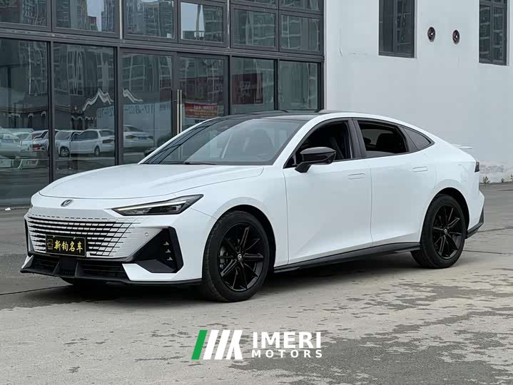 Changan UNI-V 2023 1.5T premium - автомобиль из Китая