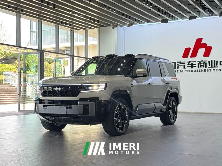 Fangchengbao Leopard 8 Zhiyong flagship version 7 seats - автомобиль из Китая