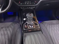 Hongqi HS5 facelift 2.0T Zhilian Qixiang four-wheel drive version - фото 6