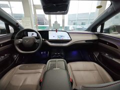 Hongqi EH7 640 four-wheel drive smart version - фото 6