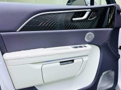 Hongqi E-HS9 660km flag collar version four seats - фото 10