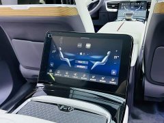 Hongqi E-HS9 660km flag collar version four seats - фото 17