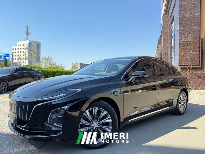 Hongqi E-QM5 450km travel version - автомобиль из Китая