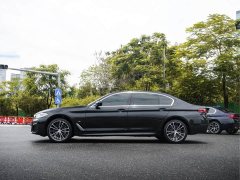 BMW 5 Series 530Li leading M sports package - фото 6