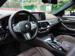 BMW 5 Series 530Li leading M sports package - фото 9