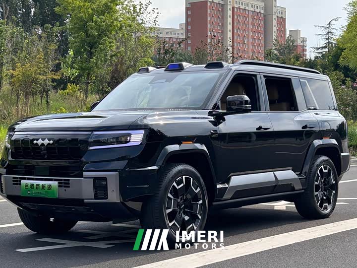 Fangchengbao Leopard 8 Zhiyong flagship version 6 seats - автомобиль из Китая
