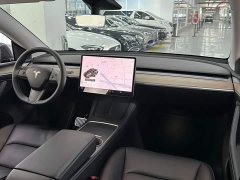 Tesla Model Y standard range rear-wheel drive version - фото 9