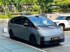 Li Auto Ideal MEGA Ultra - фото 3