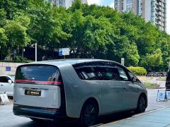 Li Auto Ideal MEGA Ultra - фото 6