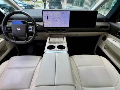 Li Auto Ideal MEGA Ultra - фото 9