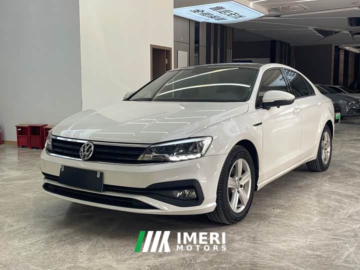 Volkswagen Lamando 230TSI DSG Fashion Edition - автомобиль из Китая