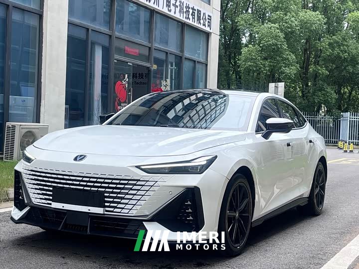 Changan UNI-V 1.5T premium - автомобиль из Китая