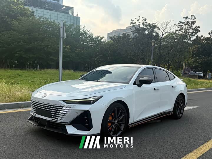 Changan UNI-V 2022 1.5T ZunGui Edition - автомобиль из Китая