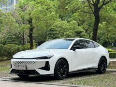 Changan UNI-V 1.5T premium - фото 1