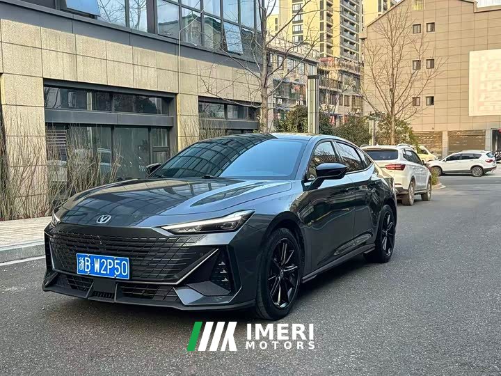 Changan UNI-V 1.5T premium - автомобиль из Китая