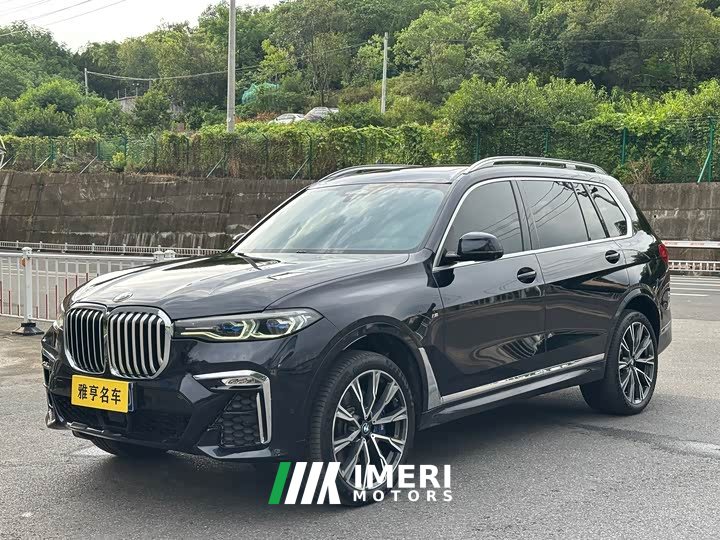 BMW X7 xDrive40i Executive M Sports Package - автомобиль из Китая
