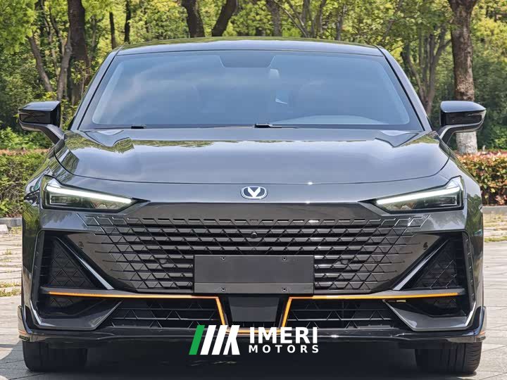 Changan UNI-V 1.5T premium - автомобиль из Китая