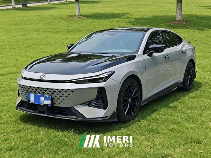 Changan UNI-V 1.5T exclusive - автомобиль из Китая