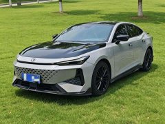 Changan UNI-V 1.5T exclusive - фото 1