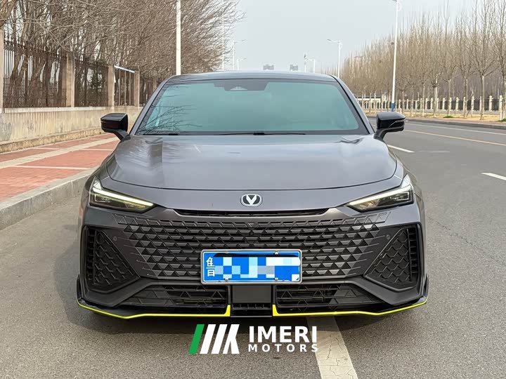 Changan UNI-V 2.0T speed version - автомобиль из Китая