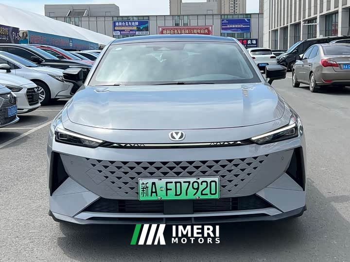 Changan UNI-V Smart Electric iDD 2024 Blue Whale Smart iDD 136km Smart - автомобиль из Китая